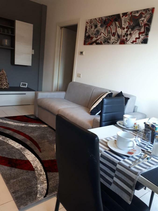 My Home Apartment Mira Exteriér fotografie